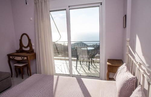 Plagia's Sunset Apartments - Photo 22