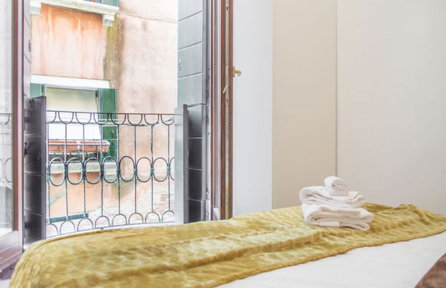 San Polo Canal View Apartments - Photo 15