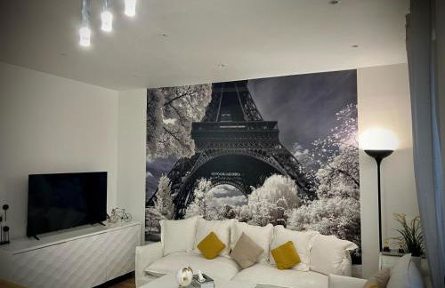 PARIS CITY-Le Raincy - Facing station - 4 to 8 Pers - Foto 1