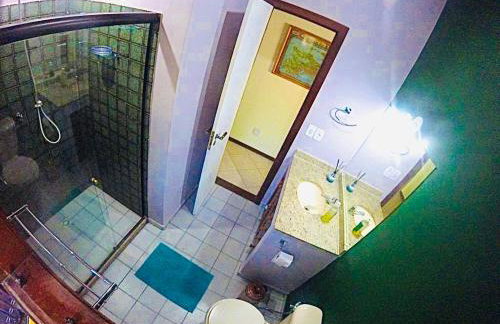 Búzios Praia da Ferradura Linda casa dentro de Condomínio com toda infraestrutura - água e luz inclusos na tarifa - Foto 60