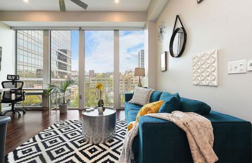 HostWise Stays - The Washington at Chatham - Free Parking, Great Views, Across from PPG Arena - Foto 13