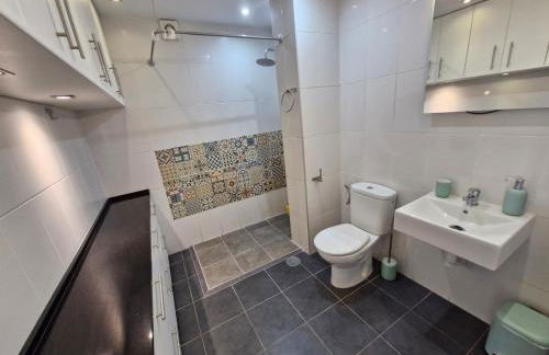 Torres del Sol 11th floor Atlantic view - Las Americas - Photo 11