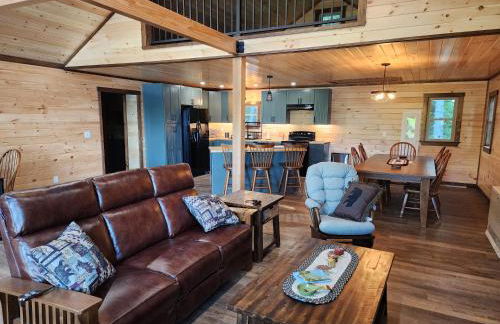 Family Friendly Lakefront Cottage, Ambajejus Lake - Foto 21