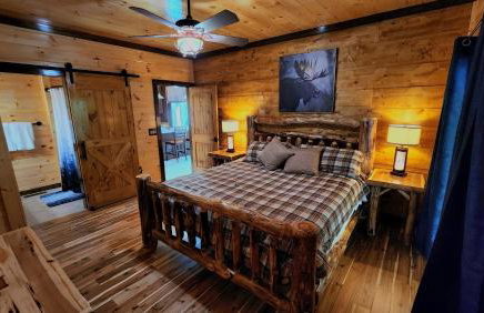 Luxe Cabin with Game Room, Hot Tub & Firepit - Foto 24