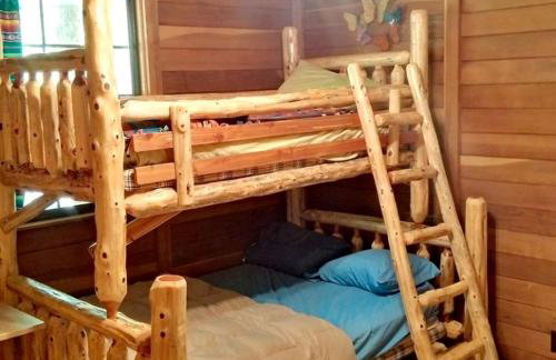 Peaceful Lodge-Style Cabin with Fire Pit near Greers Ferry Lake in Arkansas - Foto 10