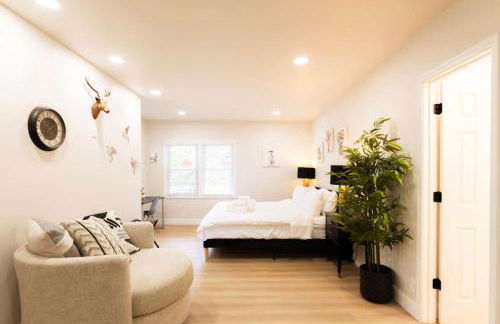 King Comfort - Bright and Modern 1BR Stay in Dunlap - Foto 11