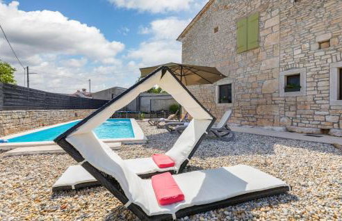 Two-Bedroom Holiday Home In Svetvincenat - Foto 9