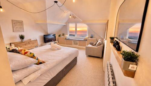 Pier View Retreat - 5 Mins Walk to Beach - Sea Views With Parking - Foto 3