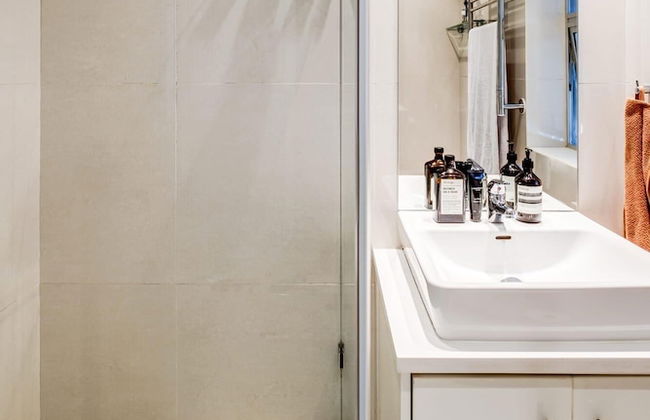 Extraordinary Stay in Mouille Point The Apartment - Photo 13