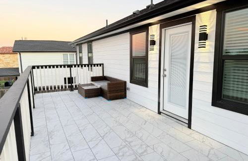 Cozy Lakeview Retreat Home - Photo 24