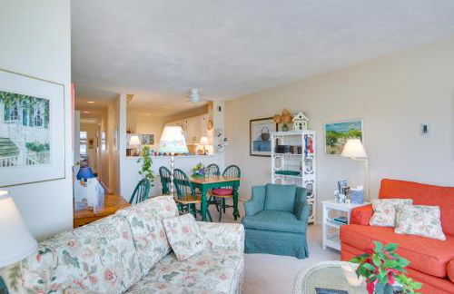 Breezy Oak Bluffs Condo - Steps to Inkwell Beach! - Foto 3