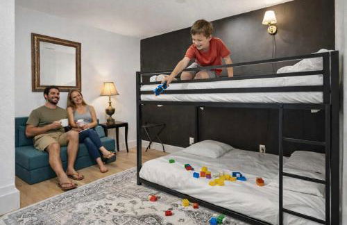 Beautiful 5BR 2BA DeSoto Holiday Home with Pool - Foto 3