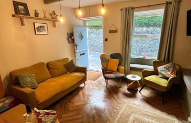 The Hideaway Holmfirth - Photo 5