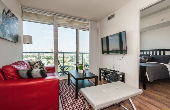 Life Suites Soho 2 Bed - 2 Bath CN Tower View - Foto 1