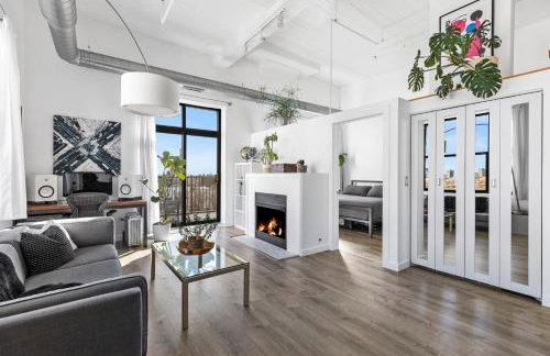 Modern Historic Loft 19ft Ceilings, Gym, Heated Parking, Skyline Views, Balcony - Foto 39