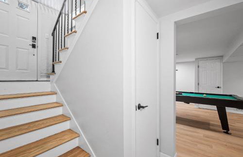 Stylish and Accessible Six Bedroom Home in Wexford/Pittsburg With Kids Amenities - Foto 36