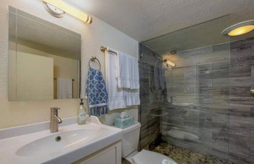 Private Basement Suite w Hot Tub - Foto 17