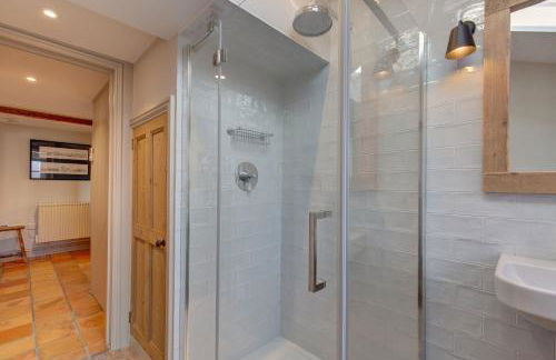 The Flints - Photo 10