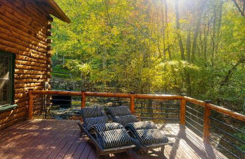 Crabapple-Secluded cabin with pond creek access, hot tube, fire pit in Blue Ridge - Photo 25