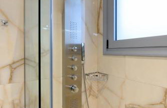 Momento Luxury Apartments walking distance from the beach - Photo 14