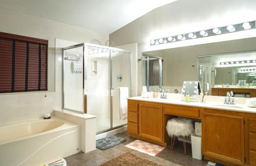 5BR 3BA Family friendly entire home w pool, spa, games, tvs, and more - Photo 11