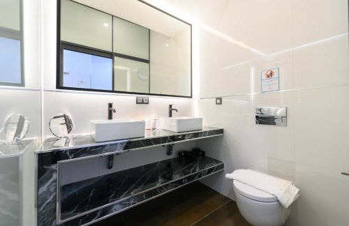 Elegante piso de dos dormitorios en el corazón de Malasaña, Madrid Temporal DFE11SI - Foto 23