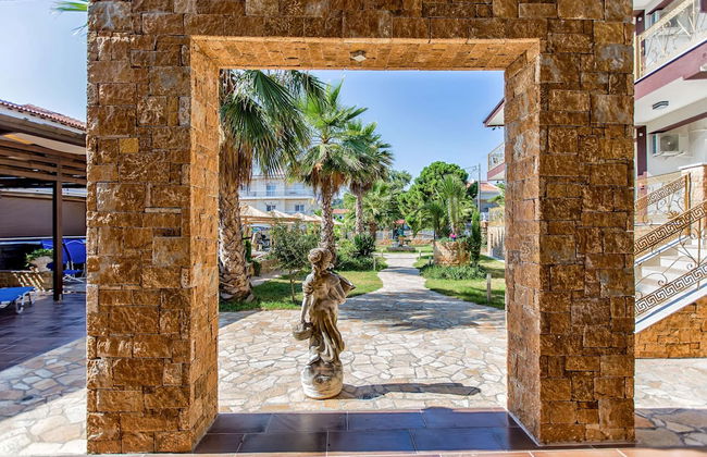 Greek Pride Ηotel and Apartments - Photo 36