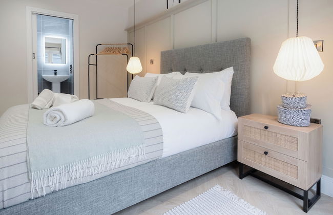 The Hideaway - 2 Bed Holiday Home - Little Haven - Photo 3