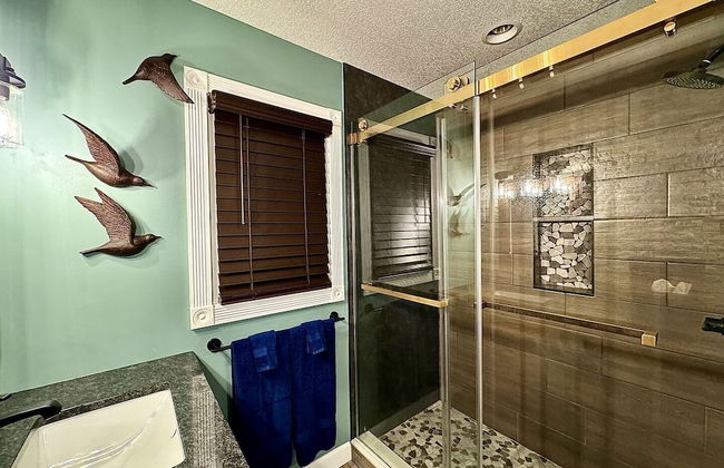 3BDR Home by Torch Lake Sandbar 11931 - Foto 25