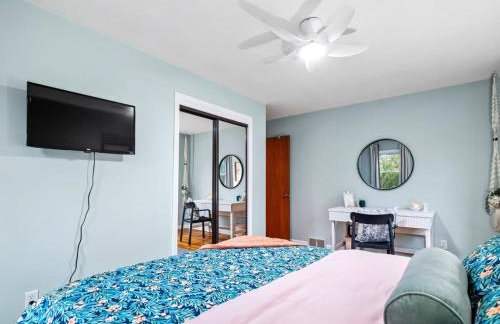 4 Bedroom Pool and Hot Tub Home Near Cleveland - Photo 51