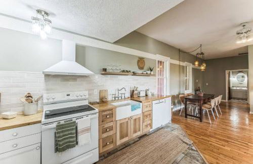 Old School Charm | Sleeps 6 - Foto 4