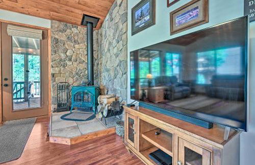 Bring a Pet Happy Jack Cabin with Fire Pit! - Foto 5