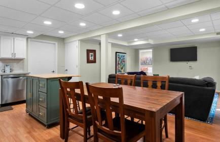 Arbor Hideaway - Brand New! Bring your dog! - Foto 25