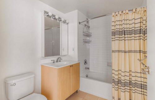 Blueground LIC pool wd nr Gantry Park NYC-1845 - Foto 13