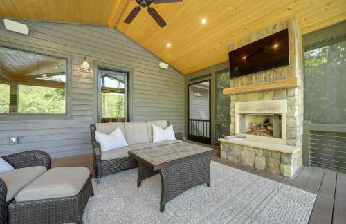 Lakefront Gem with Fire Pit in Chinquapin Resort! - Foto 18