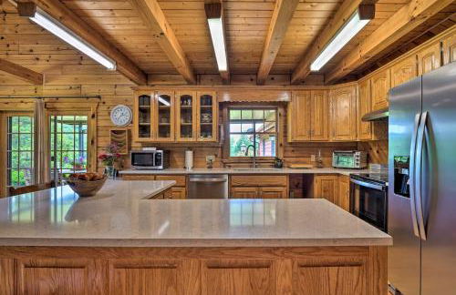 Pet-Friendly Canton Cabin with Porch and Grill! - Foto 11