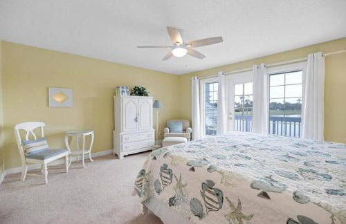 Beachy Vibes - 2BR w lake views & screened sunroom - Foto 6