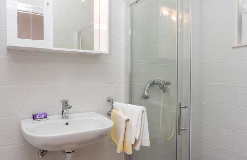 Guest House Oreb - One Bedroom Apartment with Terrace and Sea View - Foto 9