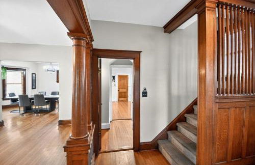 Historic Omaha Manor DT Near Zoo and Pool Table - Foto 45