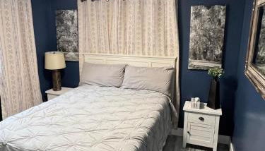 Entire level just off Interstate, free breakfast - Foto 5