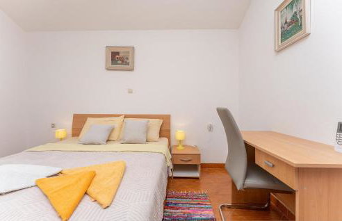 3 Bedroom Cozy Apartment In Ugrinic - Foto 25