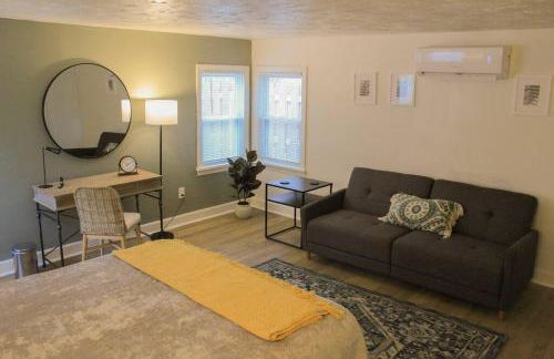 New 1-bedroom Bungalow! 4 miles to CLE - Foto 23