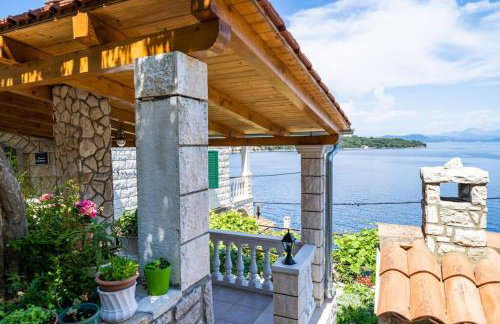 By the sea - Foto 22