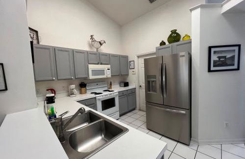 270 - Gracious 3 Bedroom Home Near Disney with Pool - Foto 34