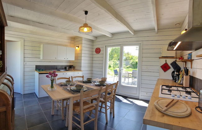 Comfortable Holiday Home on Large Garden Plot in Locquirec - Foto 6