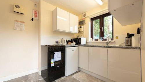 The White House Holiday Cottage - Pass the Keys - Foto 5, stove, dishwasher