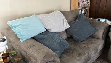 420 friendly 3 bedroom upstairs apartment - Foto 5