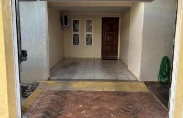 Casa inteira - ótima localização - Foto 7