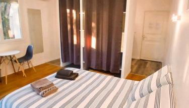 Studio attenant à maison avec parking, jardin, piscine - Foto 3, towels, wardrobe, heating