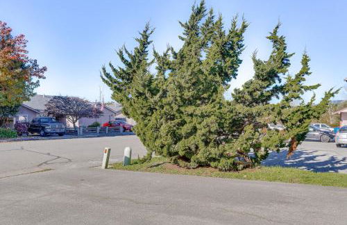 Airy Fortuna Apartment with Deck! - Foto 27